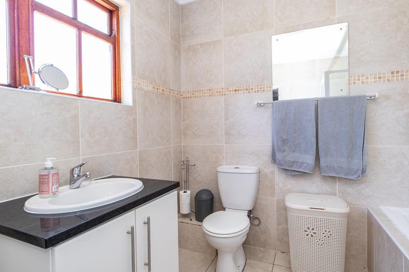 3 Bedroom Property for Sale in Kirstenhof Western Cape